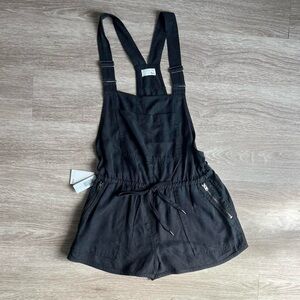 Wilfred Charcoal Zippered Garment